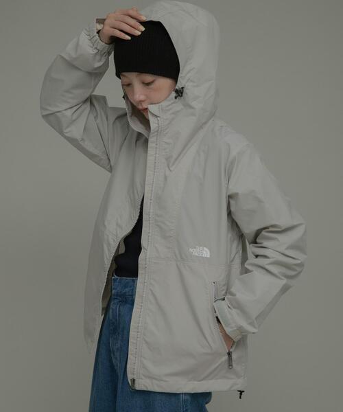 THE NORTH FACE（ザノースフェイス）の「THE NORTH FACE　COMPACT JACKET（ナイロンジャケット・レディース・アイボリー/カーキ/ブラック・LARGE/MEDIUM）」の2枚目の写真