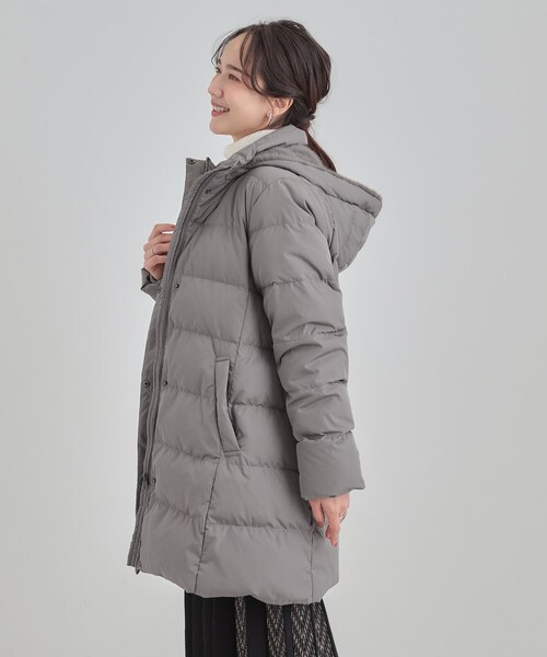 SHOO・LA・RUE(シューラルー)の「【洗濯機可/撥水】フェイクファーフード ロングダウン(ダウンジャケット/コート・レディース・ブラック/カーキ/サンドベージュ・02/03/01/04)」の8枚目の写真