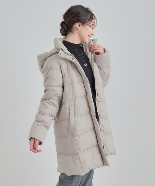 SHOO・LA・RUE(シューラルー)の「【洗濯機可/撥水】フェイクファーフード ロングダウン(ダウンジャケット/コート・レディース・ブラック/カーキ/サンドベージュ・02/03/01/04)」の9枚目の写真