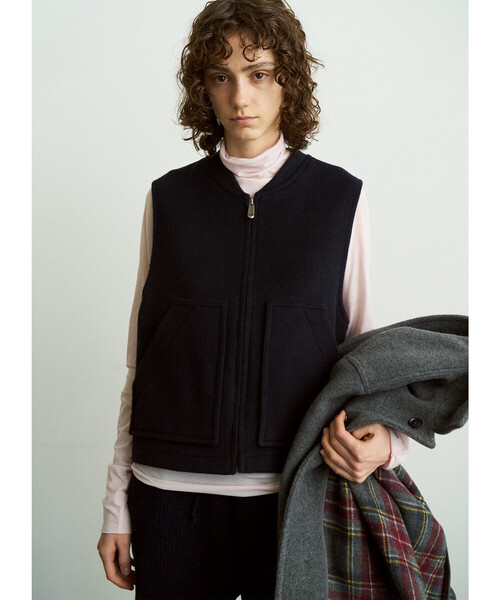 LONDON TRADITION(ロンドントラディション)の「UNFIL | 【LONDON TRADITION×UNFIL】ダブルフェイス ジップベスト WOMEN(その他アウター・レディース・ネイビー/キャメル・1)」の2枚目の写真
