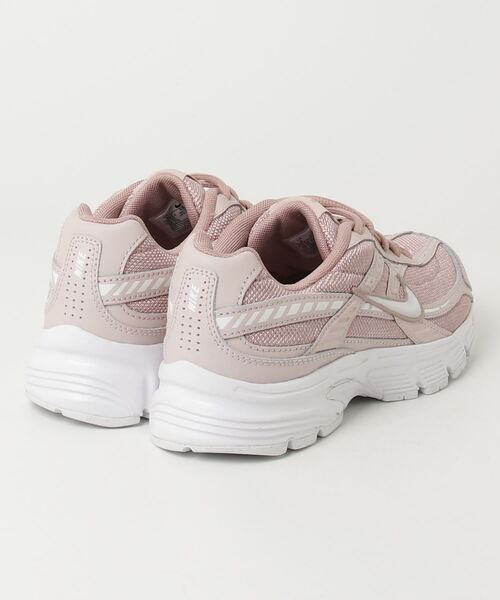 NIKE（ナイキ）の「ナイキ NIKE ナイキ  イニシエーター（スニーカー・レディース・サーモンピンク・23.0cm/23.5cm/24.0cm/24.5cm/25.0cm）」の2枚目の写真