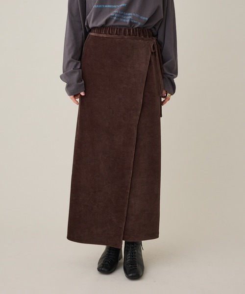 CRAFT STANDARD BOUTIQUE(クラフトスタンダードブティック)の「カットコーデュロイラップ風スカート◆(スカート・レディース・ダークブラウン/杢グレー・FREE)」の3枚目の写真