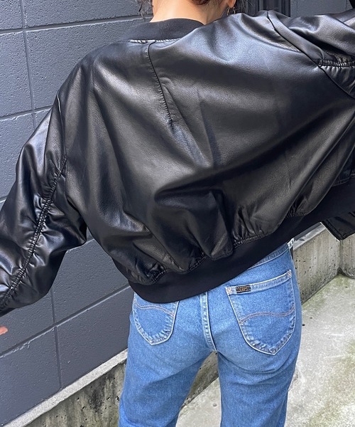 ROGER AND RAW(ロジャーアンドロウ)の「ノーカラーフェイクレザーブルゾン(ブルゾン・レディース・ブラック・FREE)」の6枚目の写真
