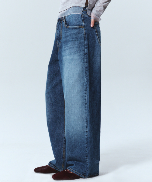 NICK&NICOLE（ニックアンドニコール）の「WIDE WASHED DENIM PANTS_BLUE（デニムパンツ・レディース・その他・MEDIUM/LARGE/SMALL）」の2枚目の写真