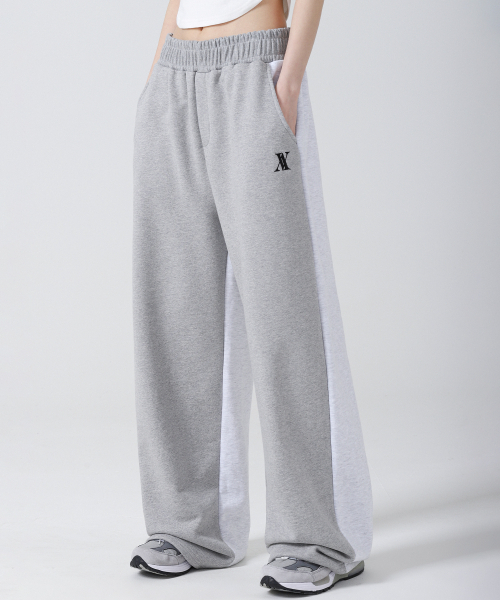 AVANDRESS(アバンドレス )の「Reverse wide training Pants BLACK(スウェットパンツ・レディース・その他・SMALL/MEDIUM/LARGE)」の2枚目の写真