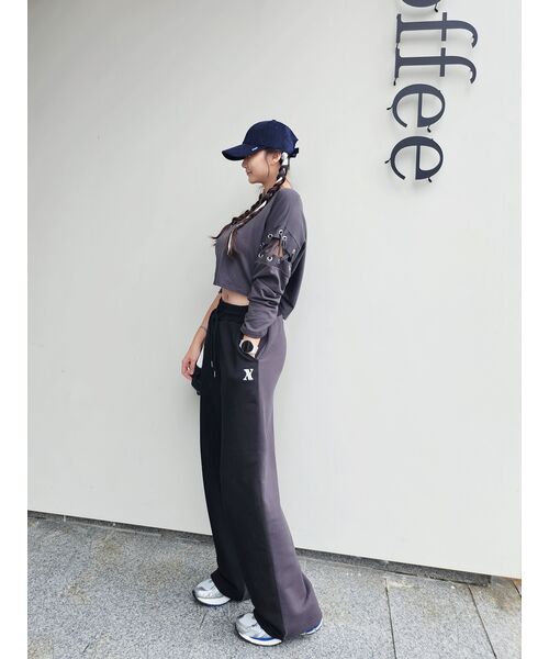 AVANDRESS(アバンドレス )の「Reverse wide training Pants BLACK(スウェットパンツ・レディース・その他・SMALL/MEDIUM/LARGE)」の8枚目の写真