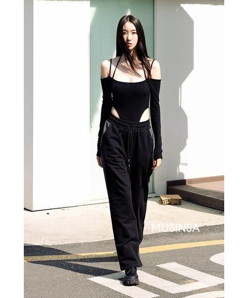 AVANDRESS(アバンドレス )の「Reverse wide training Pants BLACK(スウェットパンツ・レディース・その他・SMALL/MEDIUM/LARGE)」の10枚目の写真