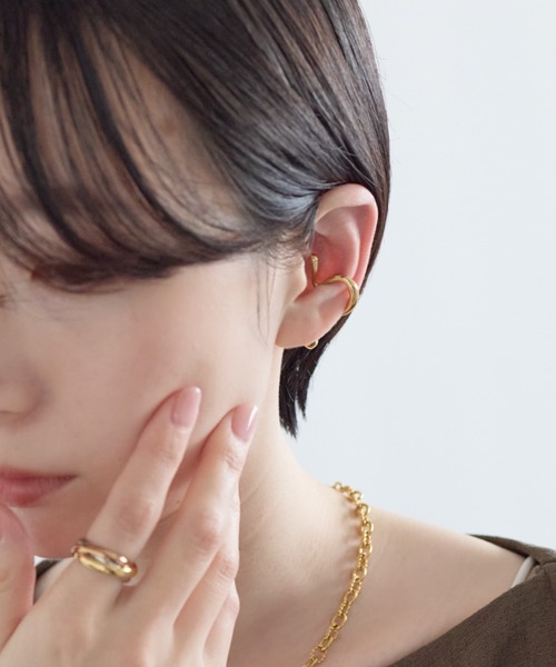 ciite' surgical stainless(シーテサージカルステンレス)の「【 金属アレルギー対応 】ニュアンス イヤーカフ サージカルステンレス(片耳用)(イヤーカフ・レディース・ゴールド・FREE)」の6枚目の写真