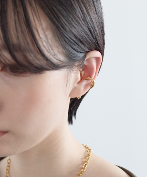 ciite' surgical stainless(シーテサージカルステンレス)の「【 金属アレルギー対応 】ニュアンス イヤーカフ サージカルステンレス(片耳用)(イヤーカフ・レディース・ゴールド・FREE)」の4枚目の写真
