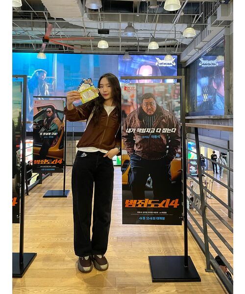 MUSINSA STANDARD WOMAN（ムシンサスタンダードウーマン）の「レディースワイドデニムパンツ[ウォッシュドブラック]（デニムパンツ・レディース・その他・32/30/23/24/25/26/27/28/29）」の3枚目の写真