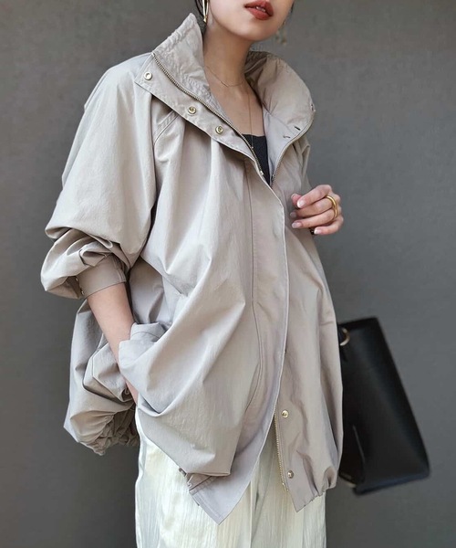 Emma Taylor（エマテイラー）の「スタンドカラーギャザーバルーンブルゾン（ブルゾン・レディース・ベージュ/ライトベージュ/ブラック・FREE）」の9枚目の写真