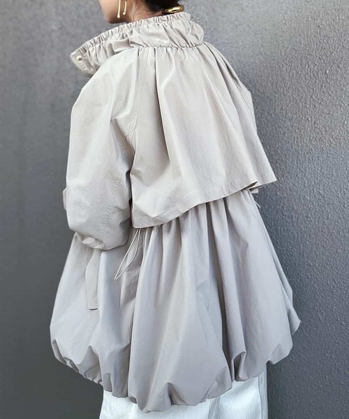 Emma Taylor（エマテイラー）の「スタンドカラーギャザーバルーンブルゾン（ブルゾン・レディース・ベージュ/ライトベージュ/ブラック・FREE）」の11枚目の写真