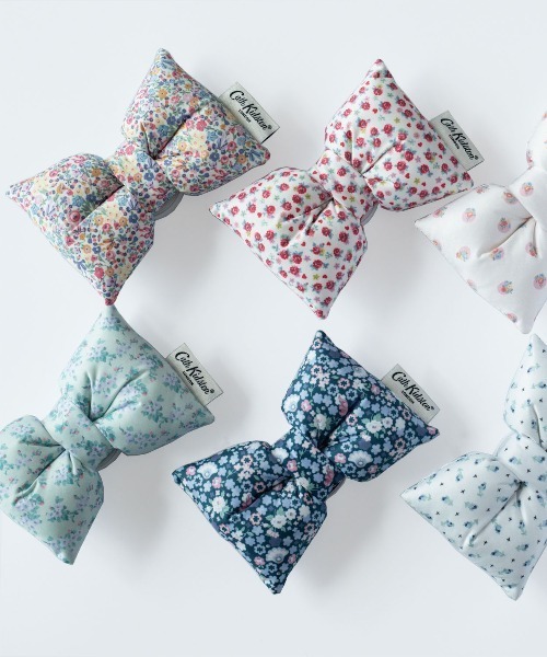 Cath Kidston(キャスキッドソン)の「パフィーリボンフォングリップ Harmony Ditsy(スマホグッズ・レディース・オレンジ・FREE)」の2枚目の写真