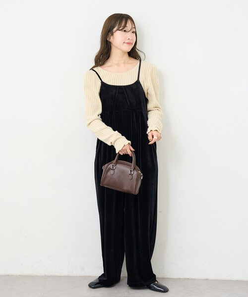 Kastane（カスタネ）の「【一部店舗限定/S.Mサイズ展開】B ベロアサロペット（サロペット/オーバーオール・レディース・ブラック/ブラウン・SMALL/MEDIUM）」の8枚目の写真