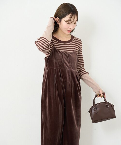 Kastane（カスタネ）の「【一部店舗限定/S.Mサイズ展開】B ベロアサロペット（サロペット/オーバーオール・レディース・ブラック/ブラウン・SMALL/MEDIUM）」の10枚目の写真