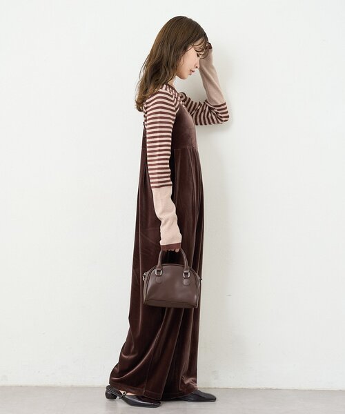 Kastane（カスタネ）の「【一部店舗限定/S.Mサイズ展開】B ベロアサロペット（サロペット/オーバーオール・レディース・ブラック/ブラウン・SMALL/MEDIUM）」の13枚目の写真