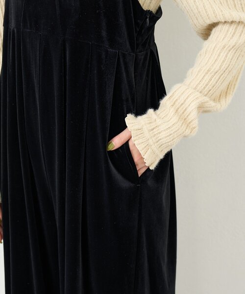 Kastane（カスタネ）の「【一部店舗限定/S.Mサイズ展開】B ベロアサロペット（サロペット/オーバーオール・レディース・ブラック/ブラウン・SMALL/MEDIUM）」の18枚目の写真