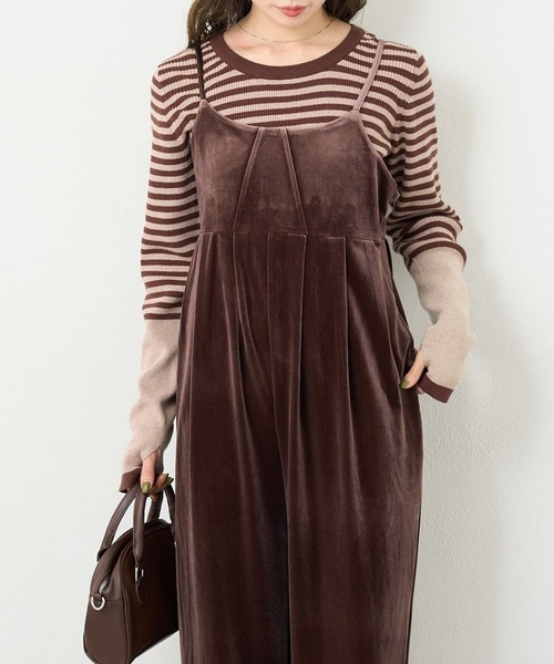 Kastane（カスタネ）の「【一部店舗限定/S.Mサイズ展開】B ベロアサロペット（サロペット/オーバーオール・レディース・ブラック/ブラウン・SMALL/MEDIUM）」の2枚目の写真