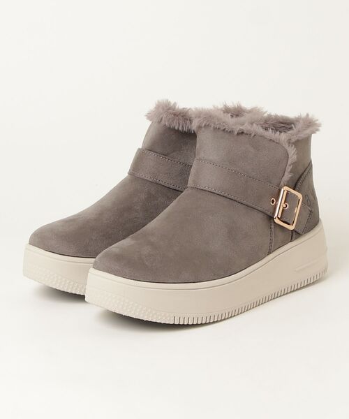 a.v.v（アーヴェヴェ）の「a.v.v アー・ヴェ・ヴェ サイドジップ ムートンブーツ ベルトファーブーツ ショートブーツ 5132（ブーツ・レディース・ブラック/グレー/ベージュ・M/L/LL/S）」の2枚目の写真