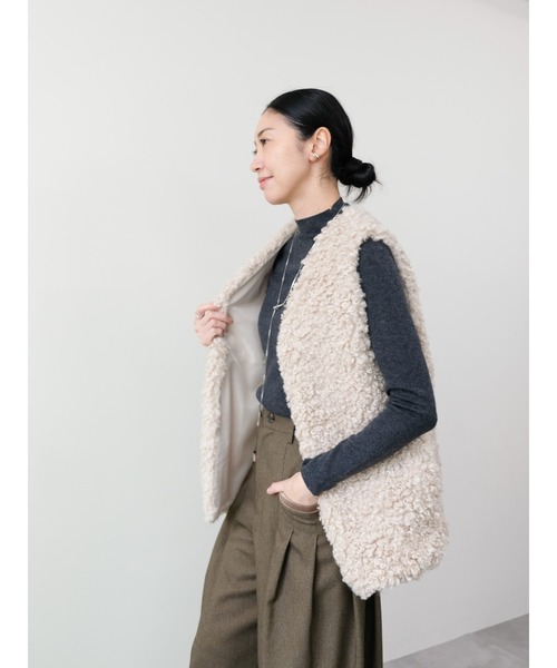 DOLLUPOOPS（ドールアップウップス）の「ボアライクフェイクファーベスト（ベスト・レディース・ベージュ/ブラウン/チャコールグレー・FREE）」の11枚目の写真