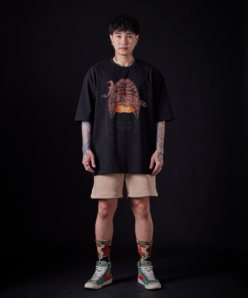 ASTRAL PROJECTION（アストラルプロジェクション）の「[INNER SPACE] オーバーサイズ 13番手 コットン ラウンドネック 半袖Tシャツ_ブラック（Tシャツ/カットソー・メンズ・その他・LARGE/MEDIUM/X-LARGE）」の4枚目の写真