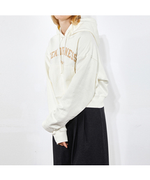 VOYONN（ボヨン）の「クロップフードアイボリー0076（パーカー）」