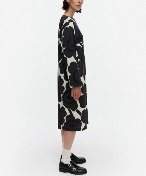 marimekko（マリメッコ）の「Tavoittaa Unikko / Dress（ワンピース・レディース・ブラック・XX-SMALL/LARGE/MEDIUM/SMALL/X-SMALL）」の2枚目の写真