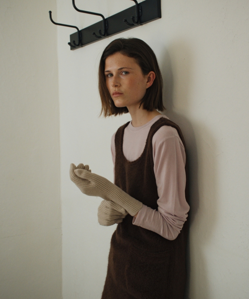 UNNOUT(アナウト)の「RELAXED WOOL T-SHIRT PALE PINK(Tシャツ/カットソー・レディース・その他・FREE)」の4枚目の写真