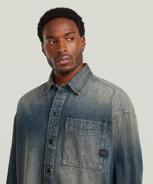 G-STAR(ジースター)の「Boxy Fit Overshirt/ヴィンテージライクウォッシュド加工ボックスシルエットオーバーサイズデニムシャツジャケット(シャツ/ブラウス・メンズ・ダークインディゴブルー・X-LARGE/MEDIUM/SMALL/LARGE/X-SMALL)」の4枚目の写真