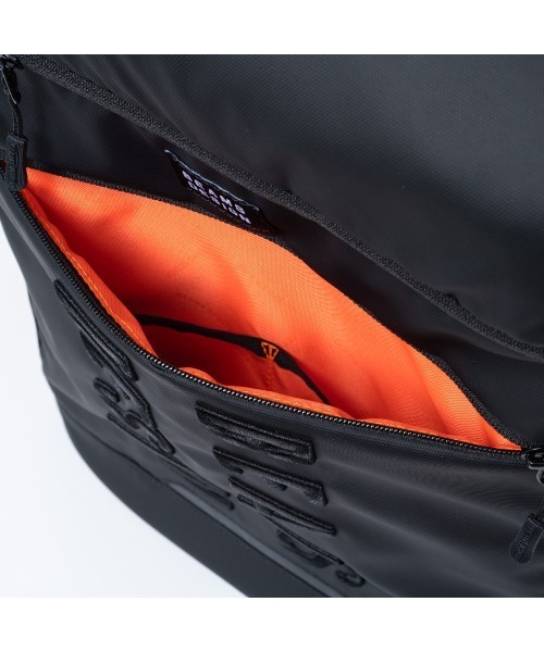 BEAMS DESIGN（ビームス デザイン）の「BEAMSDESIGN（ビームスデザイン）Influence　バックパック（バックパック/リュック・メンズ・レッド/ブラック・FREE）」の6枚目の写真