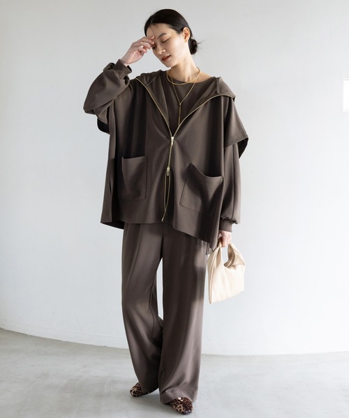 Elura（エルーラ）の「サマ見えリラクシーフードジレ/655836（ベスト・レディース・オフホワイト/ブラック/ダークブラウン・FREE）」の10枚目の写真