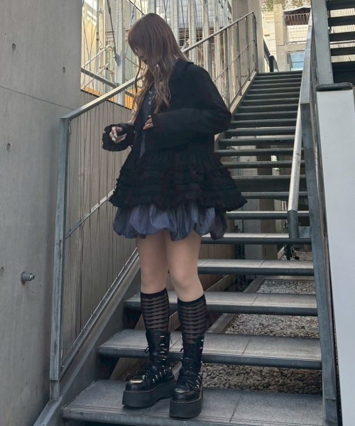 Candy Stripper（キャンディストリッパー）の「PEPLUM FRILL ジャケット（テーラードジャケット・レディース・グレー/ブラック/ブラック系その他・FREE）」の17枚目の写真