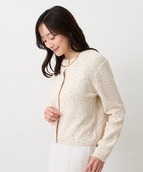 UNTITLED（アンタイトル）の「【洗える/すっきり丈】ラメノット ニットカーディガン（カーディガン/ボレロ・レディース・ナチュラル/ベージュ・04/44/48/02/00）」の5枚目の写真