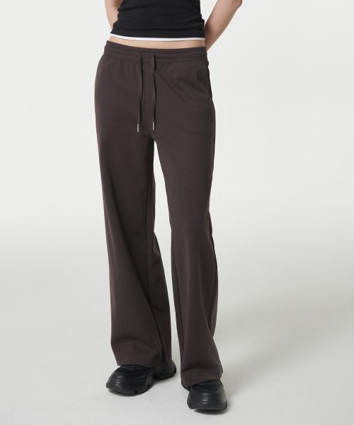 MUSINSA STANDARD WOMAN（ムシンサスタンダードウーマン）の「ウィメンズフラットテリー ワイドラウンジスウェットパンツ [ダークブラウン]（スウェットパンツ・レディース・その他・LARGE/MEDIUM/SMALL/X-SMALL）」の2枚目の写真