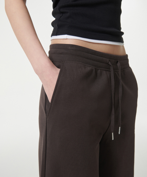 MUSINSA STANDARD WOMAN（ムシンサスタンダードウーマン）の「ウィメンズフラットテリー ワイドラウンジスウェットパンツ [ダークブラウン]（スウェットパンツ・レディース・その他・LARGE/MEDIUM/SMALL/X-SMALL）」の5枚目の写真