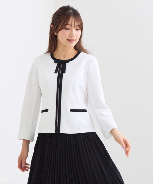 Rose Tiara（ローズティアラ）の「【リボンブローチ付】配色ノーカラージャケット（ノーカラージャケット・レディース・オフホワイト/ブラック・38/46/42/40）」の5枚目の写真