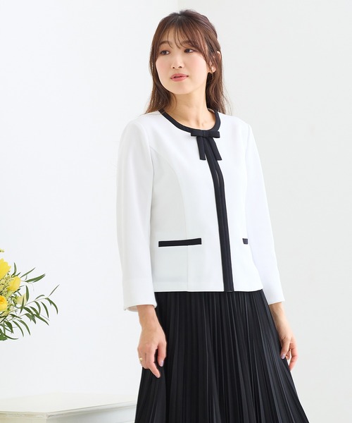 Rose Tiara（ローズティアラ）の「【リボンブローチ付】配色ノーカラージャケット（ノーカラージャケット・レディース・オフホワイト/ブラック・38/46/42/40）」の4枚目の写真