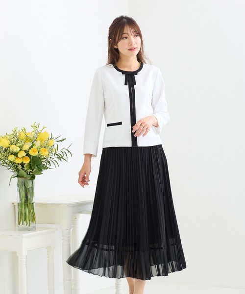 Rose Tiara（ローズティアラ）の「【リボンブローチ付】配色ノーカラージャケット（ノーカラージャケット・レディース・オフホワイト/ブラック・38/46/42/40）」の6枚目の写真