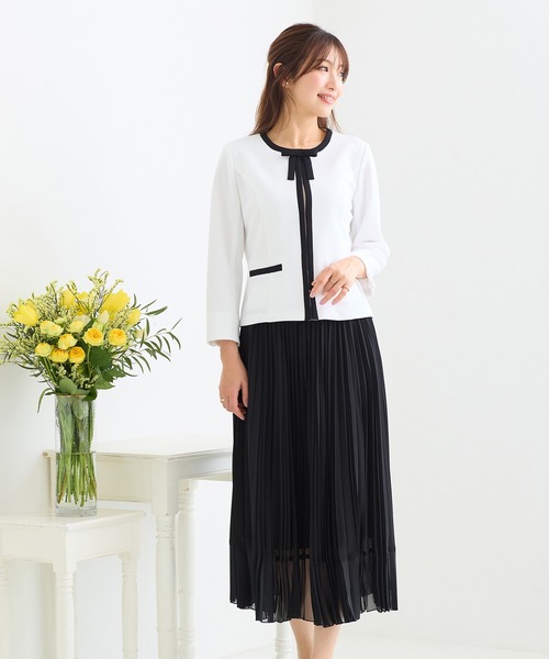 Rose Tiara（ローズティアラ）の「【リボンブローチ付】配色ノーカラージャケット（ノーカラージャケット・レディース・オフホワイト/ブラック・38/46/42/40）」の7枚目の写真