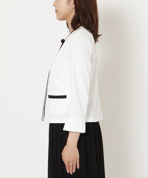 Rose Tiara（ローズティアラ）の「【リボンブローチ付】配色ノーカラージャケット（ノーカラージャケット・レディース・オフホワイト/ブラック・38/46/42/40）」の14枚目の写真