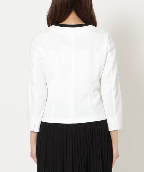 Rose Tiara（ローズティアラ）の「【リボンブローチ付】配色ノーカラージャケット（ノーカラージャケット・レディース・オフホワイト/ブラック・38/46/42/40）」の16枚目の写真