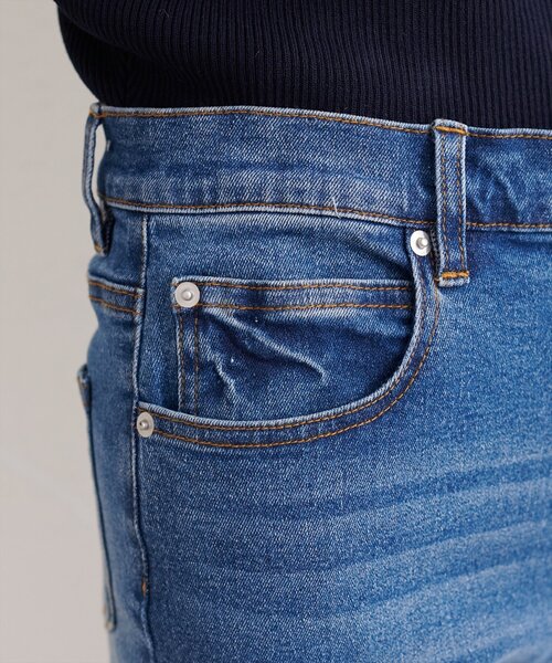 natural couture（ナチュラルクチュール）の「セルフカットストレートデニムフレアパンツ（デニムパンツ・レディース・サックスブルー/ブルー・LARGE/MEDIUM）」の20枚目の写真