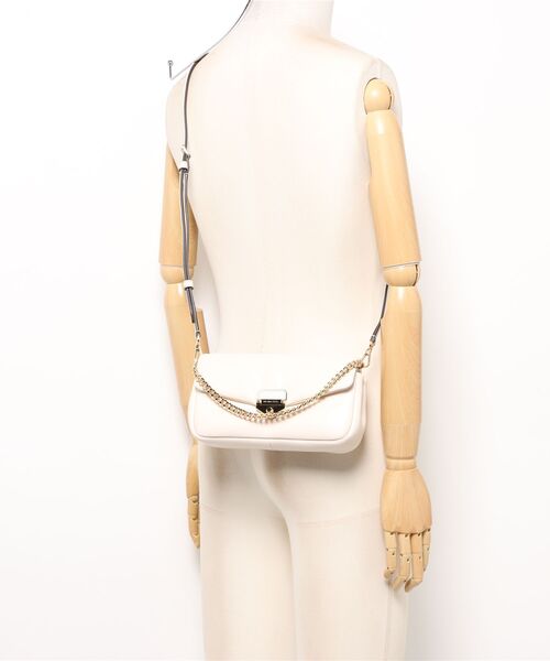 MICHAEL KORS(マイケルコース)の「SOHO SM CONV POUCHETTE XBODY クロスボディ(ショルダーバッグ・レディース・ベージュ系・FREE)」の6枚目の写真