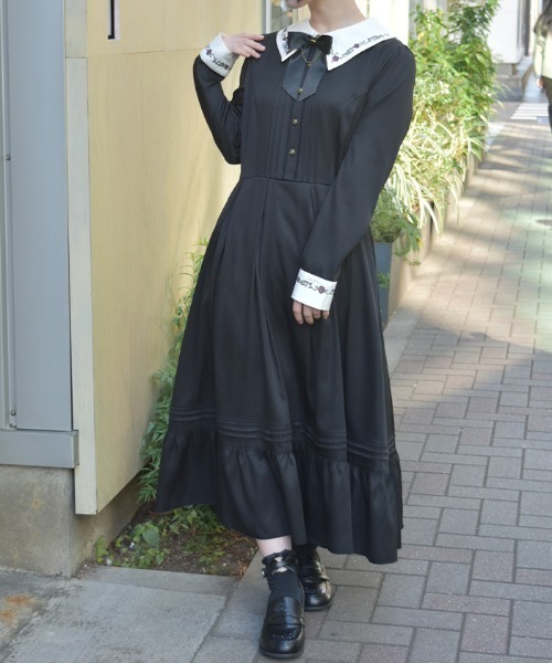 axes femme（アクシーズファム）の「リボンセット刺繍ロングワンピース（ワンピース・レディース・サックスブルー/ブラウン/ブラック・MEDIUM）」の2枚目の写真