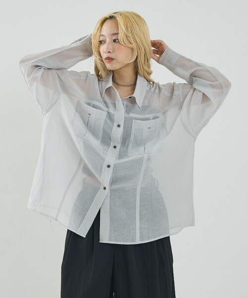 NOMINE(ノミネ)の「オーバーサイズ シアーシャツ(シャツ/ブラウス・レディース・ライトグレー/イエロー系その他/グレイッシュブルー/グリーン系その他・フリー)」の11枚目の写真