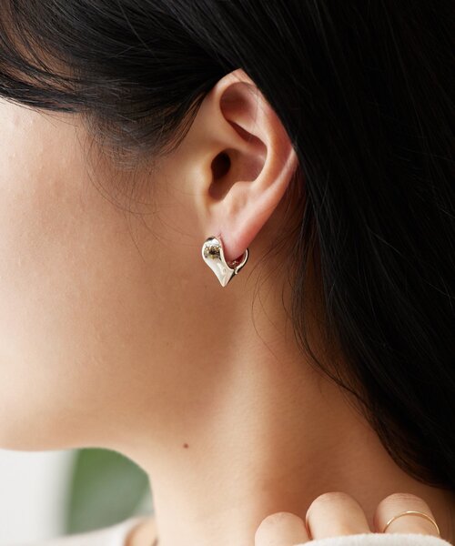 LIVETART（リヴェタート）の「ハートピアス（リング・レディース・シルバー・FREE）」の2枚目の写真