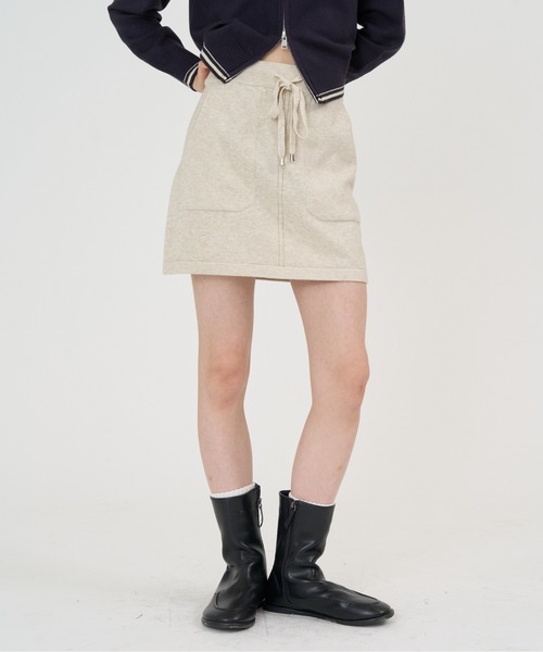 NUJOH(ヌゾ)の「Drawstring Pocket Mini Skirt / ドローストリングポケットミニスカート(スカート・レディース・ナチュラル/ベージュ/チャコールグレー/ブラック/グレー・FREE)」の5枚目の写真