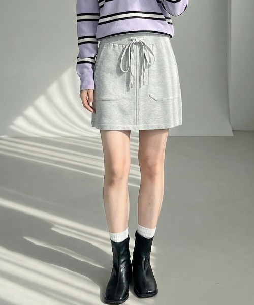 NUJOH(ヌゾ)の「Drawstring Pocket Mini Skirt / ドローストリングポケットミニスカート(スカート・レディース・ナチュラル/ベージュ/チャコールグレー/ブラック/グレー・FREE)」の3枚目の写真