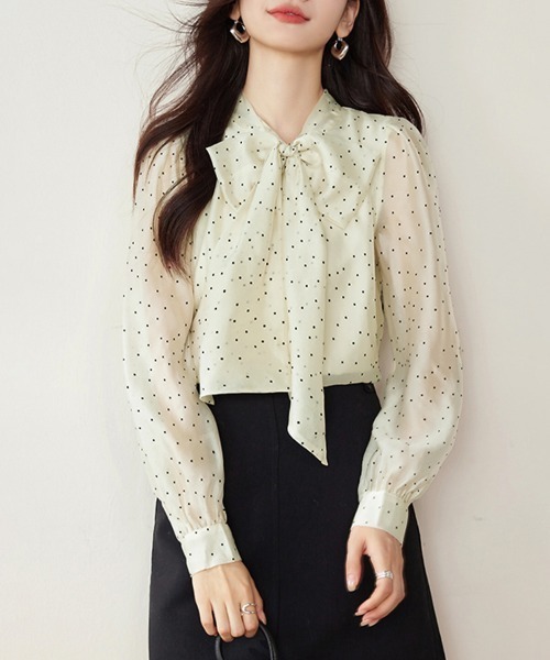 ONEP STAR(ワンピスター)の「ドットデザイン×ボウタイシアーブラウス(シャツ/ブラウス・レディース・ベージュ・MEDIUM/LARGE/X-LARGE)」の2枚目の写真