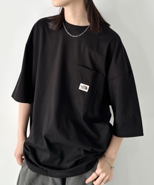 THE NORTH FACE(ザノースフェイス)の「【国内未発売】 THE NORTH FACE(ザ・ノースフェイス)/ルーズフィット ポケT クルーネック オーバーサイズ ユニセックス ポケット付き コットン 半袖 Tシャツ /POCKET S/S R/TEE(Tシャツ/カットソー・レディース・ブラック/グレイッシュベージュ/ホワイト・XL/L/M/XXL)」の17枚目の写真